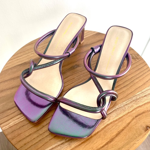 Intentionally Blank Willow Sandal - Picture 2 of 2